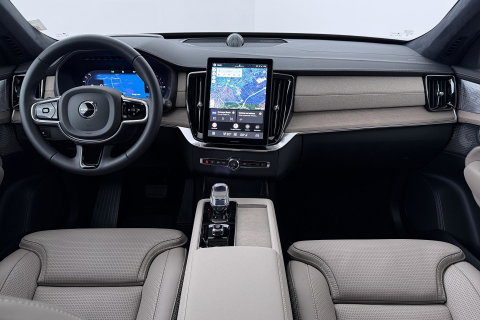 Volvo XC90 T8 Ultra Dark | 22 Inch | B&W | Luchtvering | Panoramadak | 360° Camera | Trekhaak | Head-Up | Massage