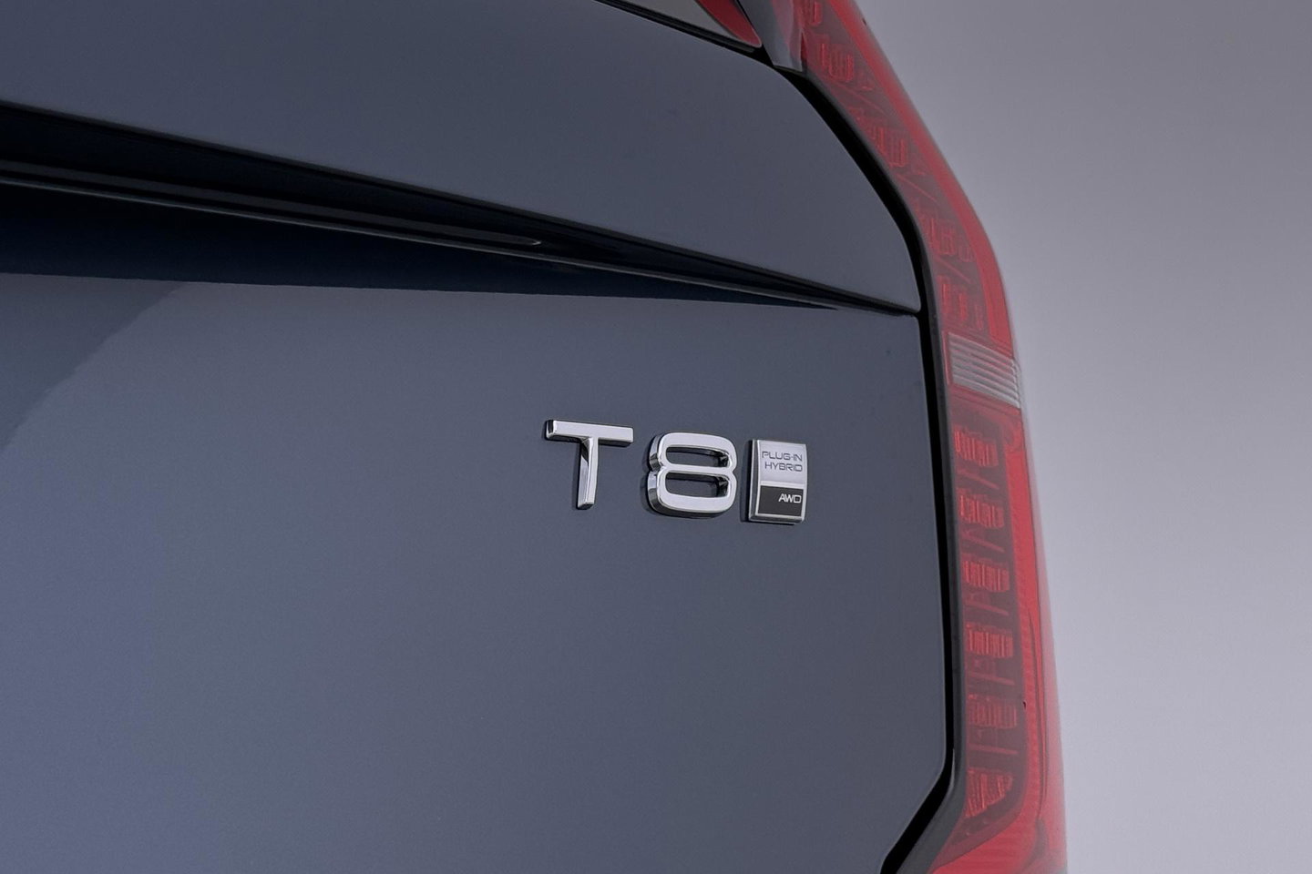 Volvo XC90 T8 Ultra Dark | 22 Inch | B&W | Luchtvering | Panoramadak | 360° Camera | Trekhaak | Head-Up | Massage