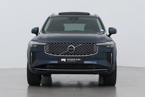 Volvo XC90 T8 Ultra Bright | Luchtvering | B&W | 22 Inch | Panoramadak | Trekhaak | 360° Camera | Head-Up | Massage
