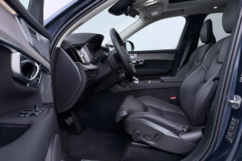 Volvo XC90 T8 Ultra Bright | Luchtvering | B&W | 22 Inch | Panoramadak | Trekhaak | 360° Camera | Head-Up | Massage