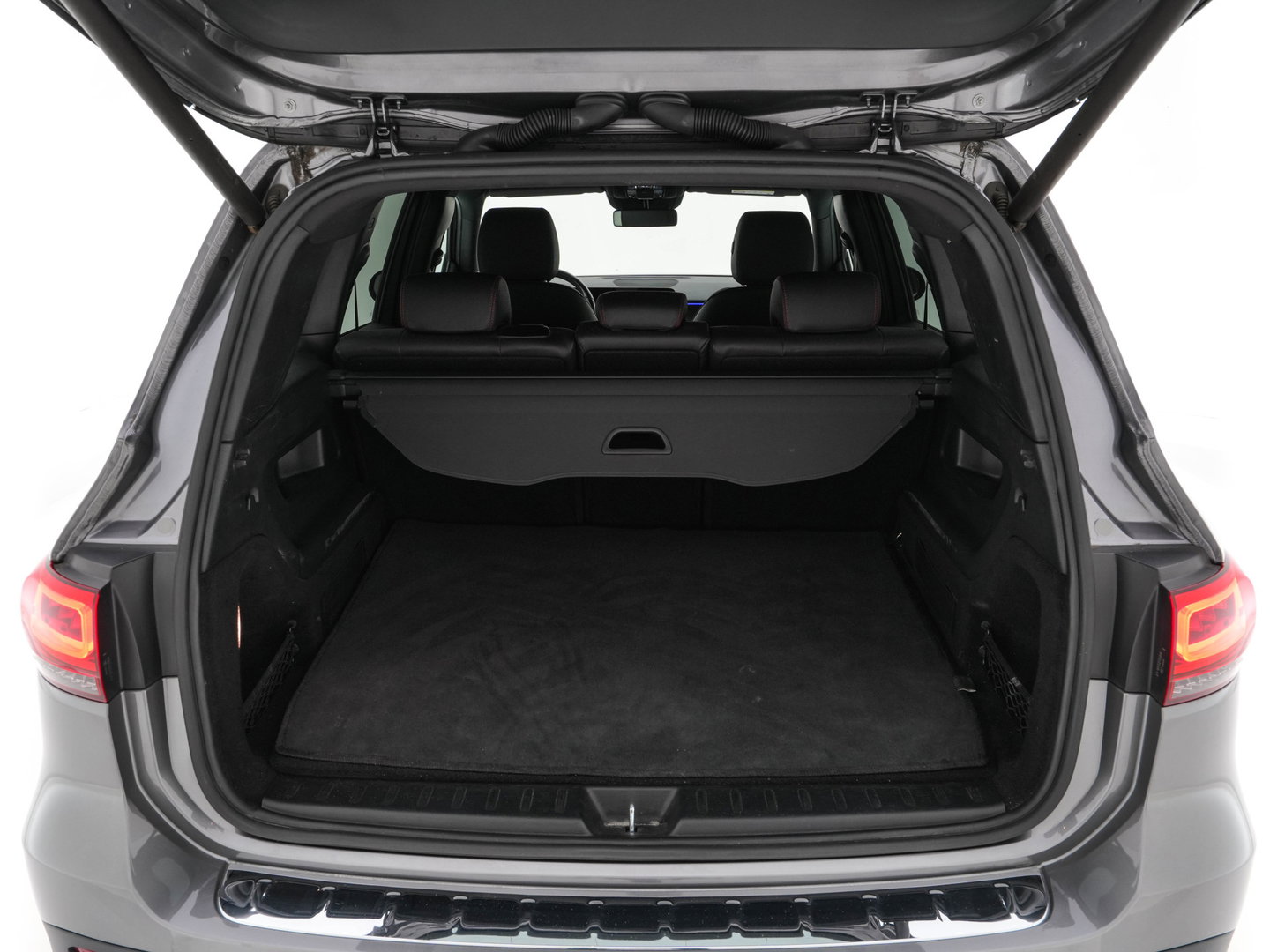 Mercedes-Benz GLB 200 Premium (INCL.BTW) Aut. *LEATHER-MICROFIBRE | FULL-LED | BLIND-SPOT | AMBIENT-LIGHT | WIDE-SCREEN-DIGICOCKPIT | HEATED-SPORTSEATS | CAMERA | KEYLESS | NAVI-FULLMAP | DAB+ | PRIVACY-GLASS | PDC | CRUI