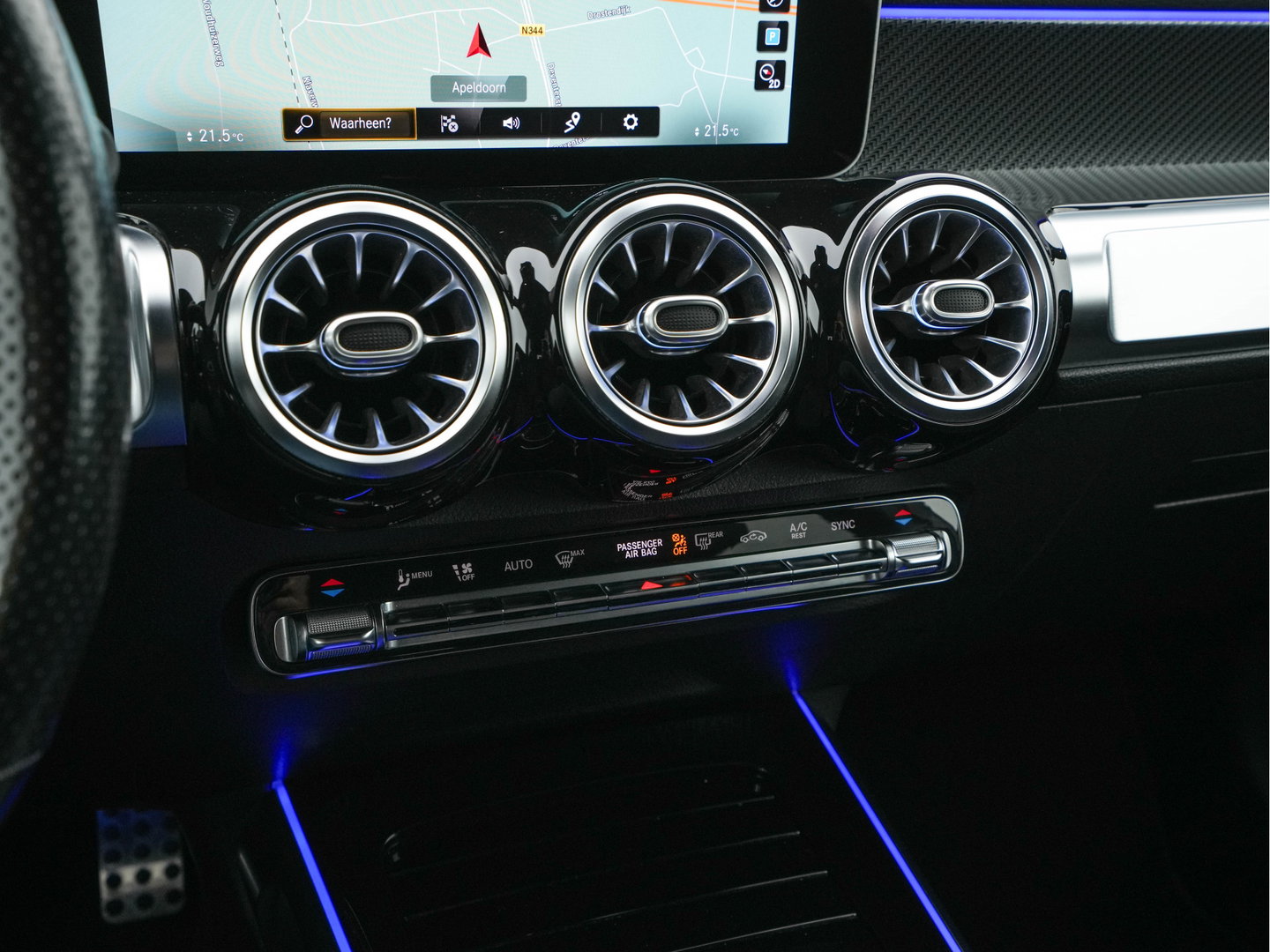 Mercedes-Benz GLB 200 Premium (INCL.BTW) Aut. *LEATHER-MICROFIBRE | FULL-LED | BLIND-SPOT | AMBIENT-LIGHT | WIDE-SCREEN-DIGICOCKPIT | HEATED-SPORTSEATS | CAMERA | KEYLESS | NAVI-FULLMAP | DAB+ | PRIVACY-GLASS | PDC | CRUI