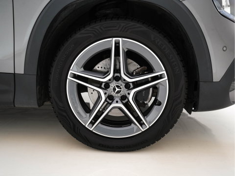 Mercedes-Benz GLB 200 Premium (INCL.BTW) Aut. *LEATHER-MICROFIBRE | FULL-LED | BLIND-SPOT | AMBIENT-LIGHT | WIDE-SCREEN-DIGICOCKPIT | HEATED-SPORTSEATS | CAMERA | KEYLESS | NAVI-FULLMAP | DAB+ | PRIVACY-GLASS | PDC | CRUI