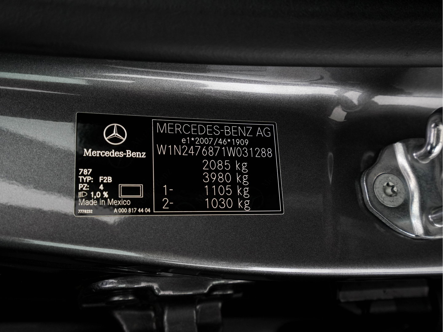 Mercedes-Benz GLB 200 Premium (INCL.BTW) Aut. *LEATHER-MICROFIBRE | FULL-LED | BLIND-SPOT | AMBIENT-LIGHT | WIDE-SCREEN-DIGICOCKPIT | HEATED-SPORTSEATS | CAMERA | KEYLESS | NAVI-FULLMAP | DAB+ | PRIVACY-GLASS | PDC | CRUI