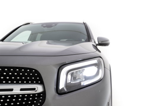 Mercedes-Benz GLB 200 Premium (INCL.BTW) Aut. *LEATHER-MICROFIBRE | FULL-LED | BLIND-SPOT | AMBIENT-LIGHT | WIDE-SCREEN-DIGICOCKPIT | HEATED-SPORTSEATS | CAMERA | KEYLESS | NAVI-FULLMAP | DAB+ | PRIVACY-GLASS | PDC | CRUI