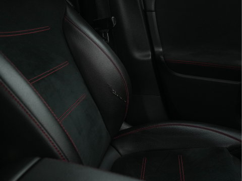 Mercedes-Benz GLB 200 Premium (INCL.BTW) Aut. *LEATHER-MICROFIBRE | FULL-LED | BLIND-SPOT | AMBIENT-LIGHT | WIDE-SCREEN-DIGICOCKPIT | HEATED-SPORTSEATS | CAMERA | KEYLESS | NAVI-FULLMAP | DAB+ | PRIVACY-GLASS | PDC | CRUI