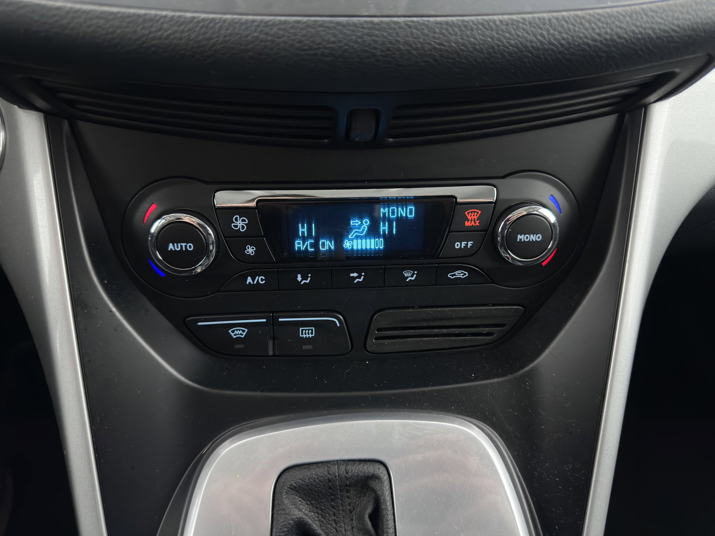 Ford Grand C-Max 2.0 TDCi Titanium Aut. *LEATHER | KEYLESS | HEATED-COMFORTSEATS | PRIVACY-GLASS | ECC | TOWBAR | 17"ALU*