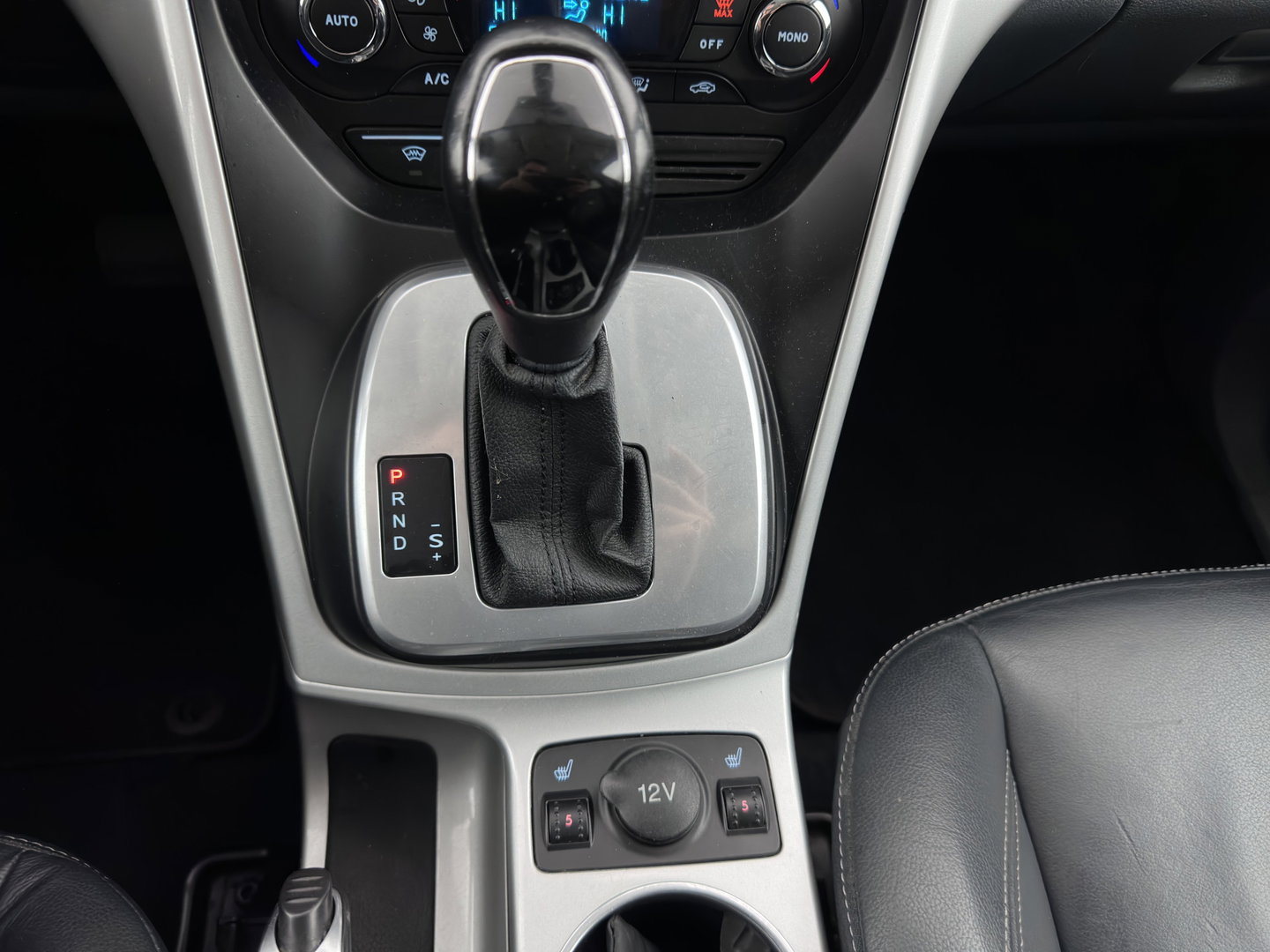 Ford Grand C-Max 2.0 TDCi Titanium Aut. *LEATHER | KEYLESS | HEATED-COMFORTSEATS | PRIVACY-GLASS | ECC | TOWBAR | 17"ALU*