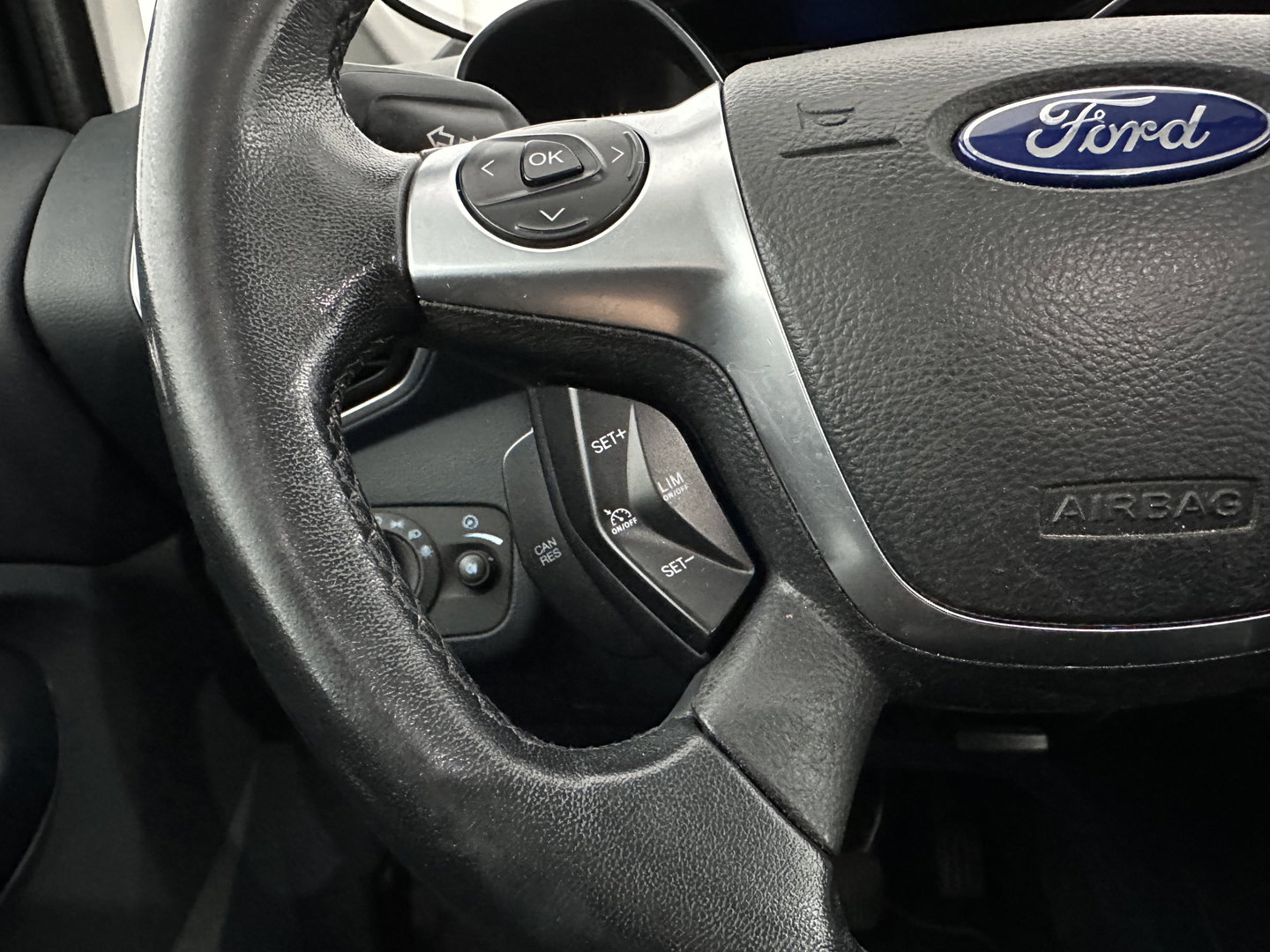 Ford Grand C-Max 2.0 TDCi Titanium Aut. *LEATHER | KEYLESS | HEATED-COMFORTSEATS | PRIVACY-GLASS | ECC | TOWBAR | 17"ALU*