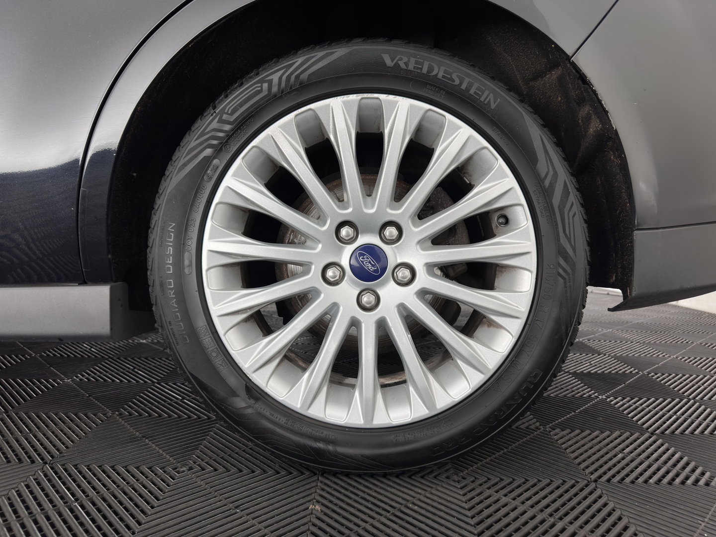 Ford Grand C-Max 2.0 TDCi Titanium Aut. *LEATHER | KEYLESS | HEATED-COMFORTSEATS | PRIVACY-GLASS | ECC | TOWBAR | 17"ALU*