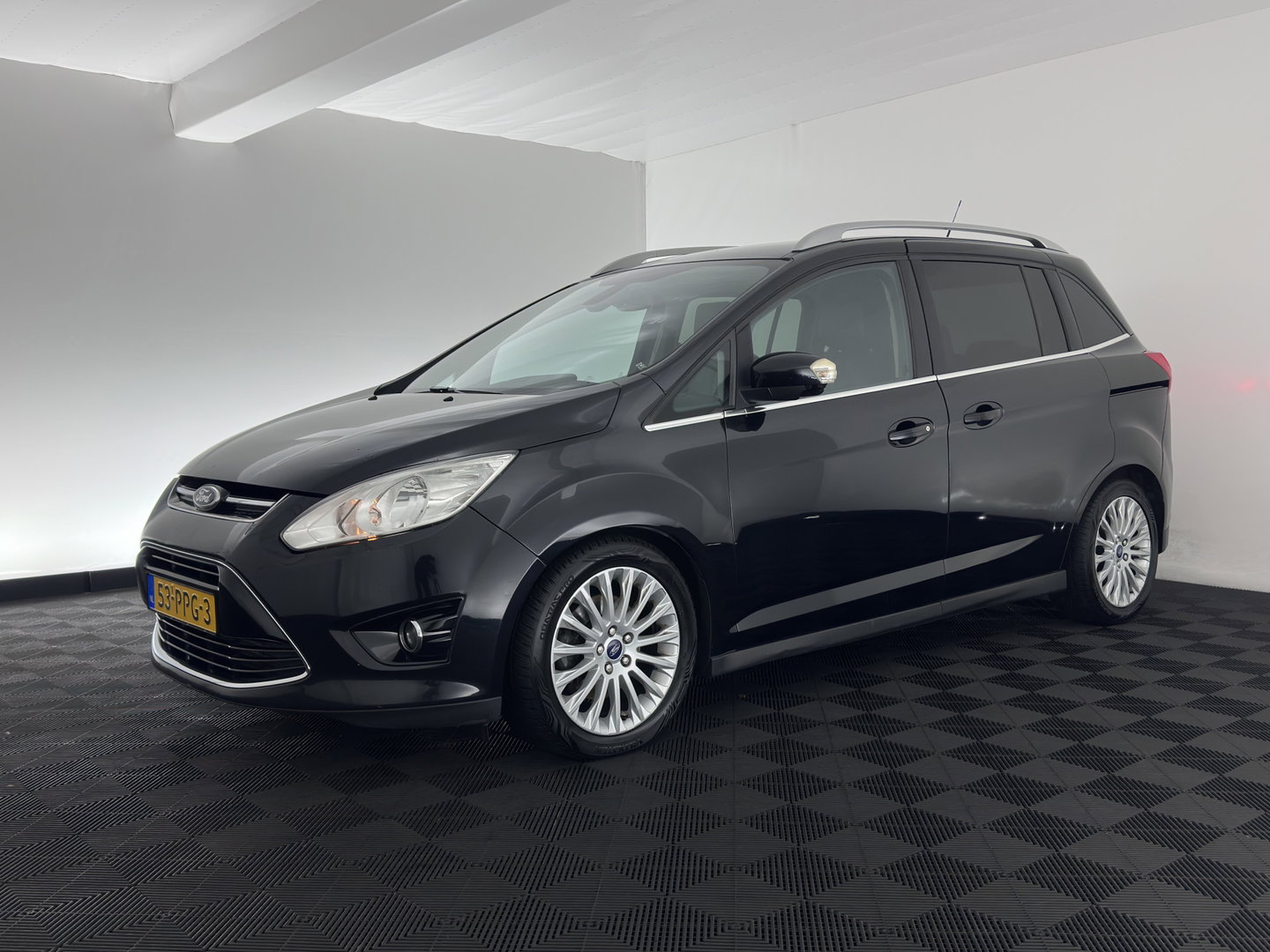 Ford Grand C-Max 2.0 TDCi Titanium Aut. *LEATHER | KEYLESS | HEATED-COMFORTSEATS | PRIVACY-GLASS | ECC | TOWBAR | 17"ALU*