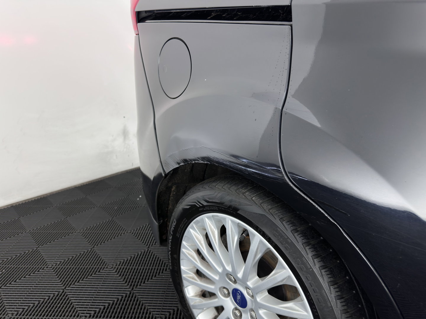 Ford Grand C-Max 2.0 TDCi Titanium Aut. *LEATHER | KEYLESS | HEATED-COMFORTSEATS | PRIVACY-GLASS | ECC | TOWBAR | 17"ALU*