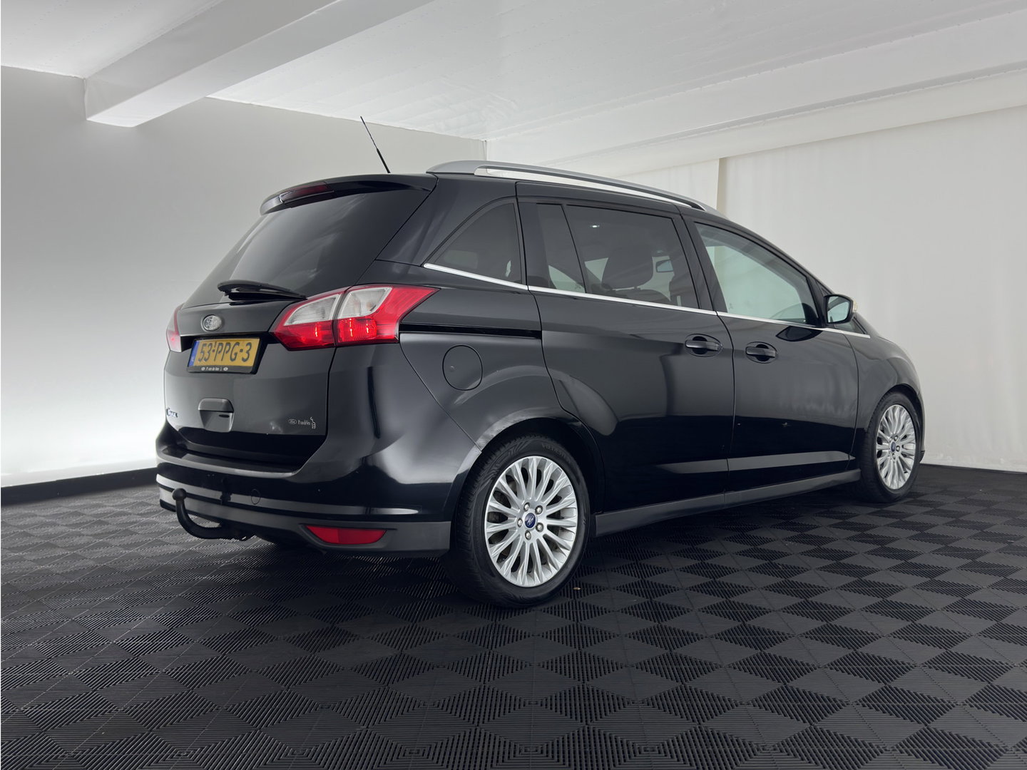 Ford Grand C-Max 2.0 TDCi Titanium Aut. *LEATHER | KEYLESS | HEATED-COMFORTSEATS | PRIVACY-GLASS | ECC | TOWBAR | 17"ALU*
