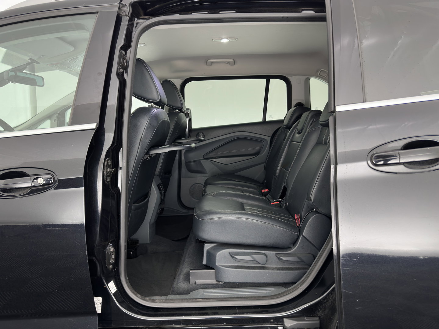 Ford Grand C-Max 2.0 TDCi Titanium Aut. *LEATHER | KEYLESS | HEATED-COMFORTSEATS | PRIVACY-GLASS | ECC | TOWBAR | 17"ALU*