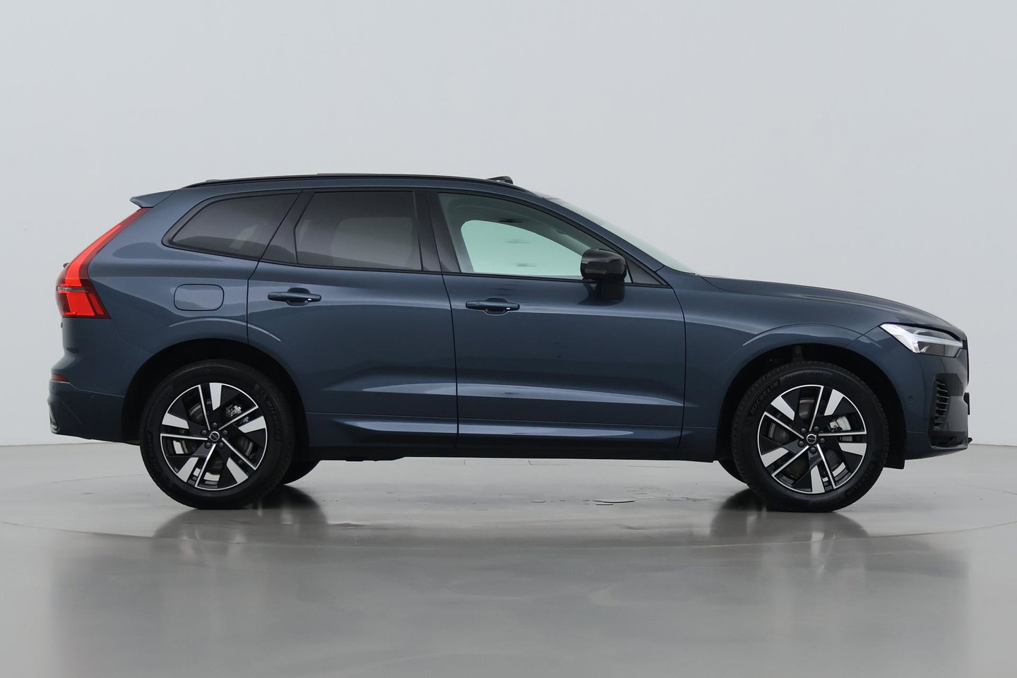 Volvo XC60 T8 Plus Dark | FACELIFT | ACC | Panoramadak | Head-Up | Harman/Kardon | 360° Camera | BLIS