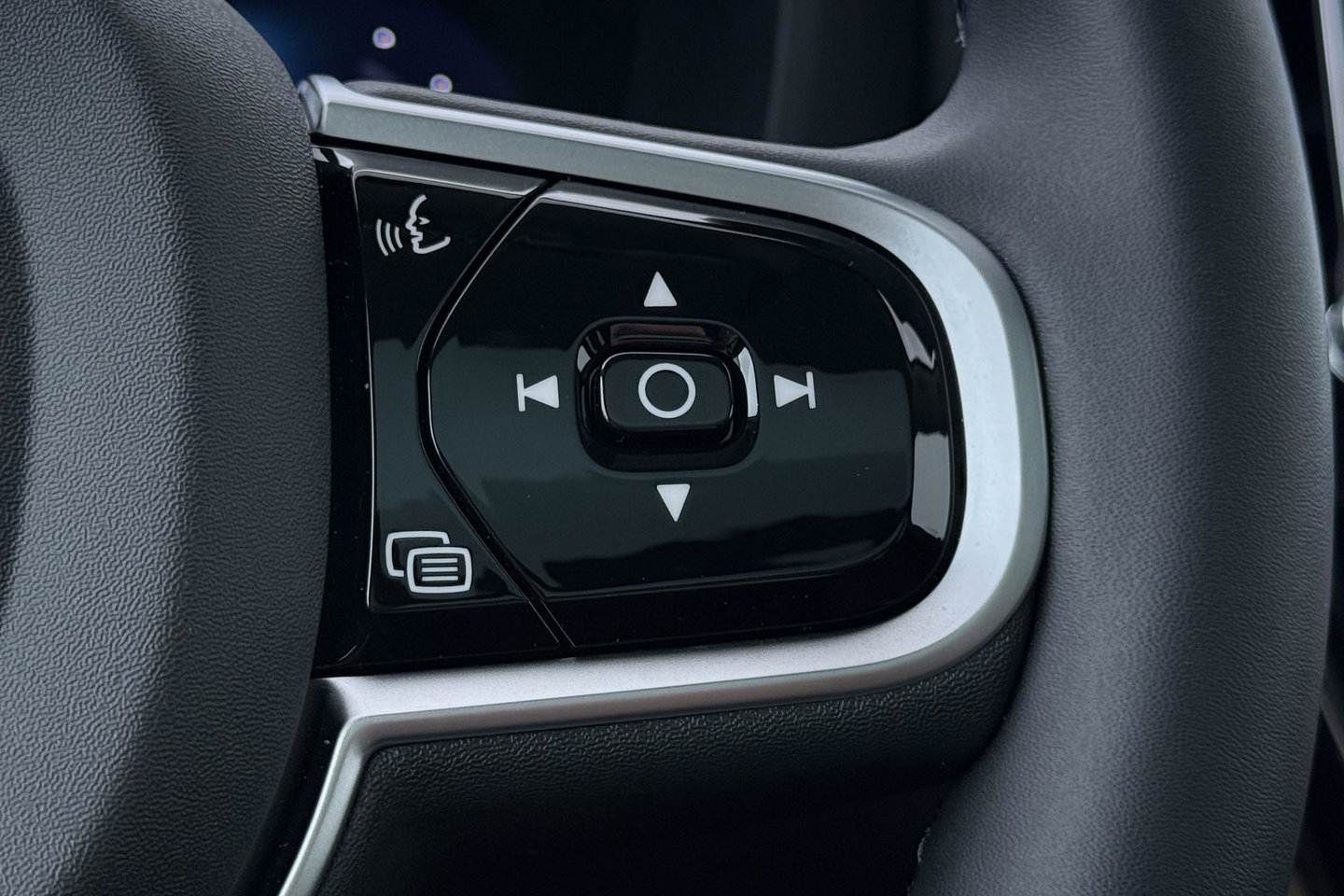 Volvo XC60 T8 Plus Dark | FACELIFT | ACC | Panoramadak | Head-Up | Harman/Kardon | 360° Camera | BLIS