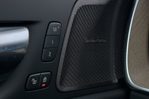 Volvo XC60 T8 Plus Dark | FACELIFT | ACC | Panoramadak | Head-Up | Harman/Kardon | 360° Camera | BLIS
