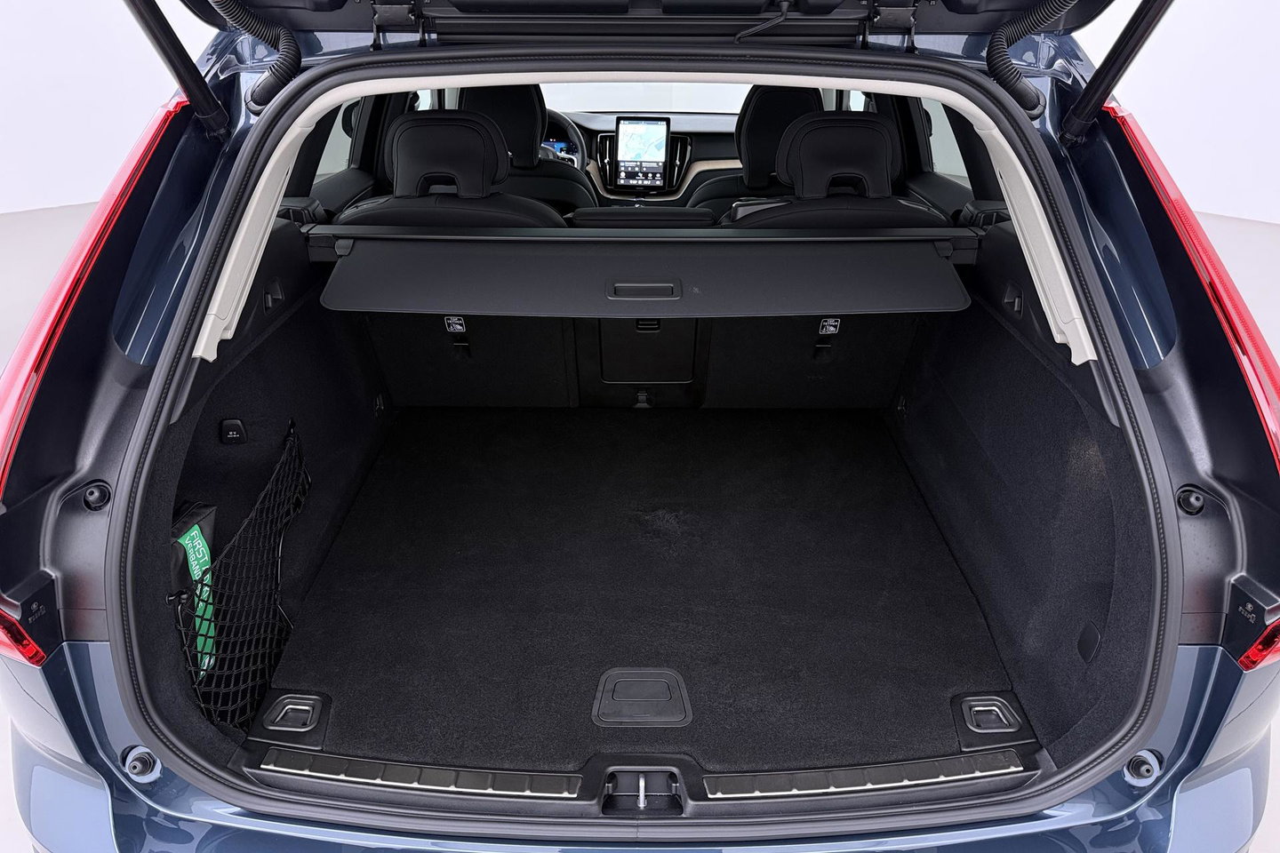 Volvo XC60 T8 Plus Dark | FACELIFT | ACC | Panoramadak | Head-Up | Harman/Kardon | 360° Camera | BLIS