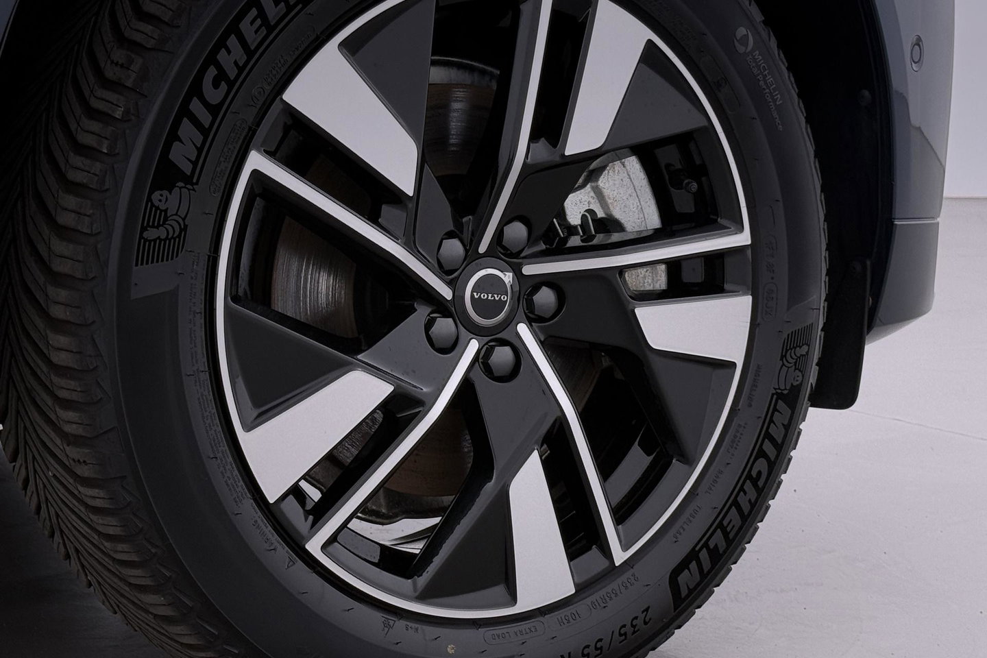 Volvo XC60 T8 Plus Dark | FACELIFT | ACC | Panoramadak | Head-Up | Harman/Kardon | 360° Camera | BLIS