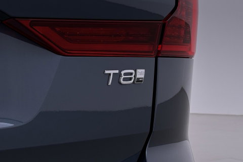 Volvo XC60 T8 Plus Dark | FACELIFT | ACC | Panoramadak | Head-Up | Harman/Kardon | 360° Camera | BLIS