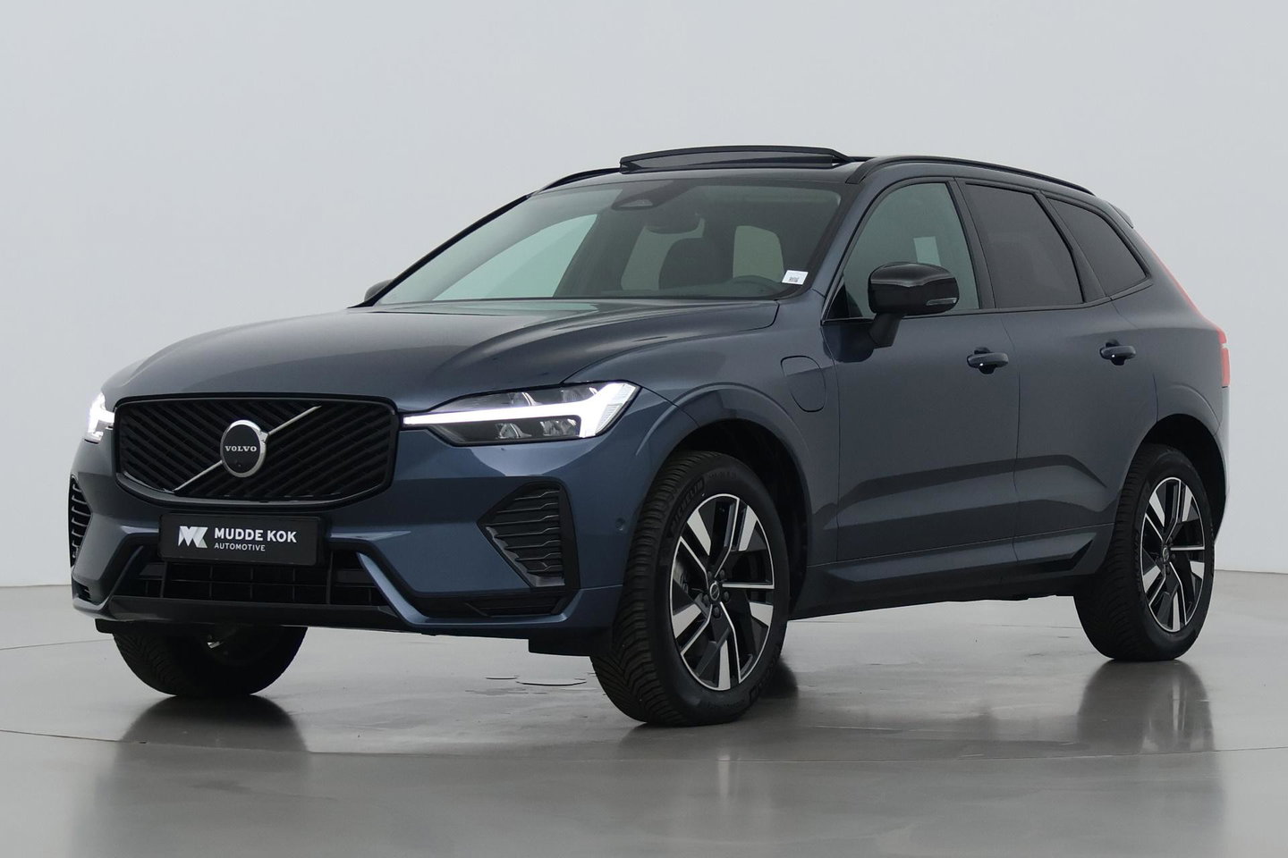 Volvo XC60 T8 Plus Dark | FACELIFT | ACC | Panoramadak | Head-Up | Harman/Kardon | 360° Camera | BLIS