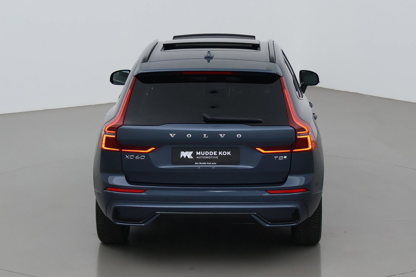 Volvo XC60 T8 Plus Dark | FACELIFT | ACC | Panoramadak | Head-Up | Harman/Kardon | 360° Camera | BLIS