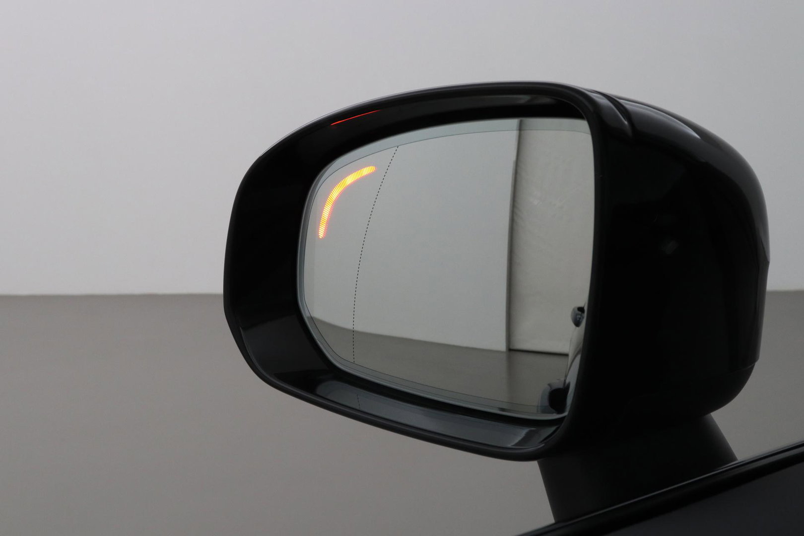 Volvo XC60 T8 Plus Black Edition | Harman/Kardon | ACC | 360° Camera | BLIS | Stoel+Stuurverwarming | Keyless | 21 Inch