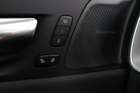 Volvo XC60 T8 Plus Black Edition | Harman/Kardon | ACC | 360° Camera | BLIS | Stoel+Stuurverwarming | Keyless | 21 Inch