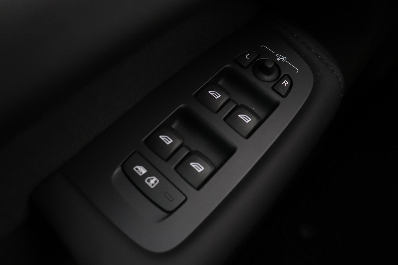 Volvo XC60 T8 Plus Black Edition | Harman/Kardon | ACC | 360° Camera | BLIS | Stoel+Stuurverwarming | Keyless | 21 Inch