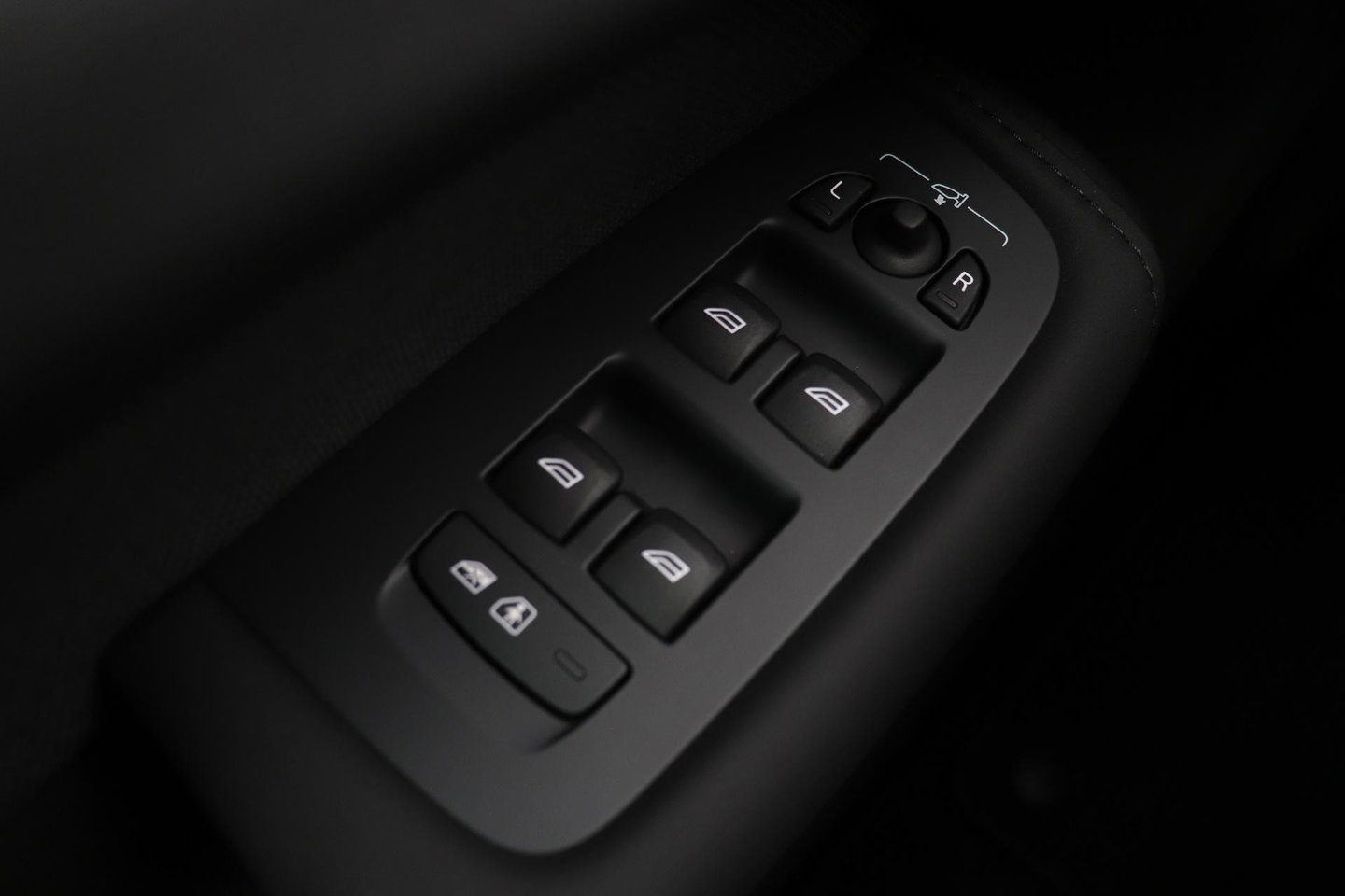 Volvo XC60 T8 Plus Black Edition | Harman/Kardon | ACC | 360° Camera | BLIS | Stoel+Stuurverwarming | Keyless | 21 Inch