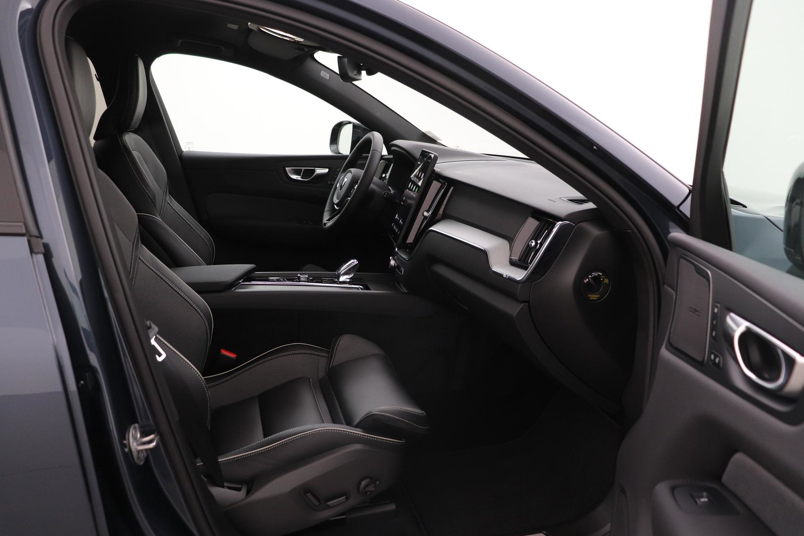 Volvo XC60 T8 Plus Black Edition | Harman/Kardon | ACC | 360° Camera | BLIS | Stoel+Stuurverwarming | Keyless | 21 Inch