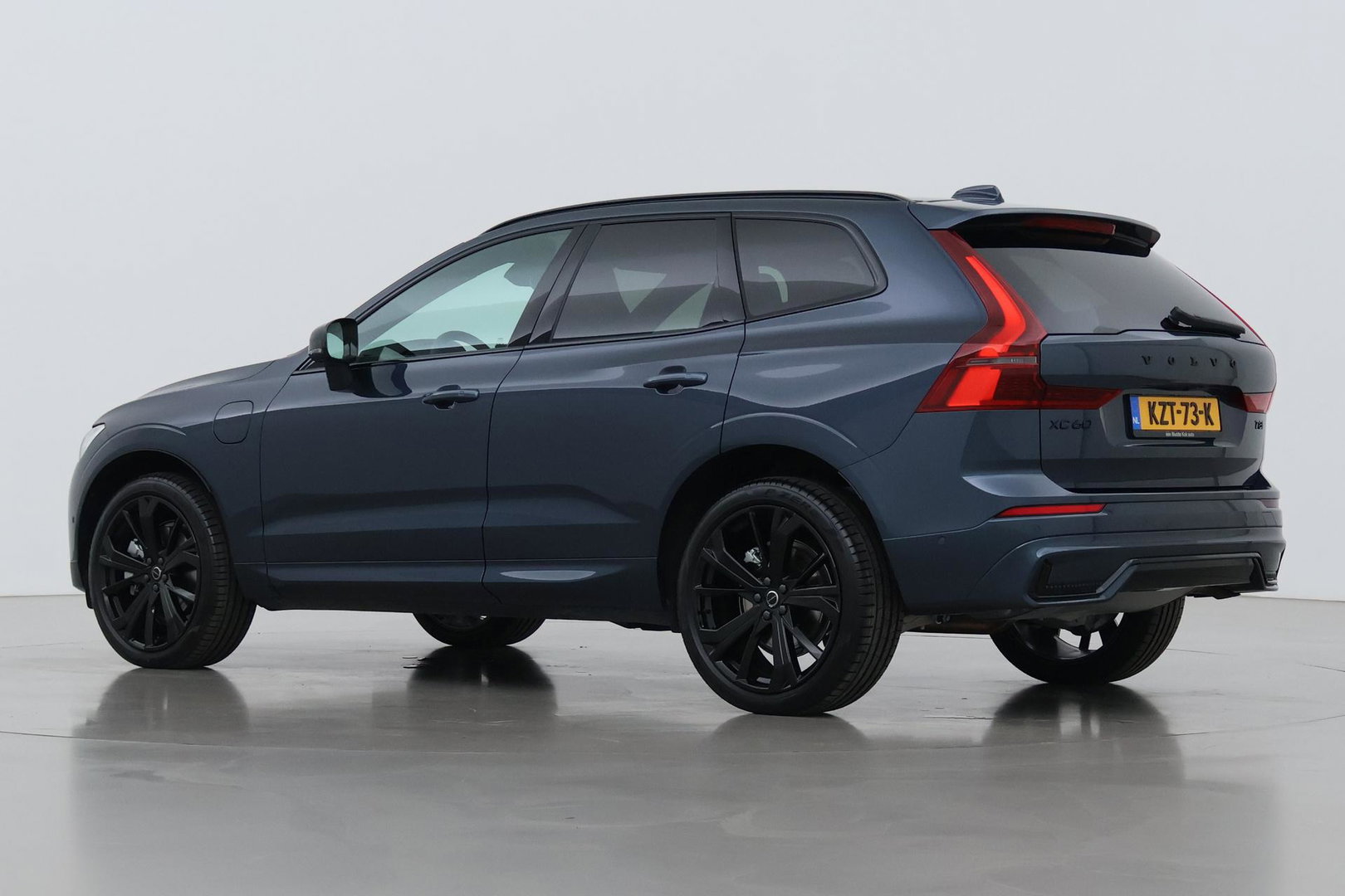 Volvo XC60 T8 Plus Black Edition | Harman/Kardon | ACC | 360° Camera | BLIS | Stoel+Stuurverwarming | Keyless | 21 Inch