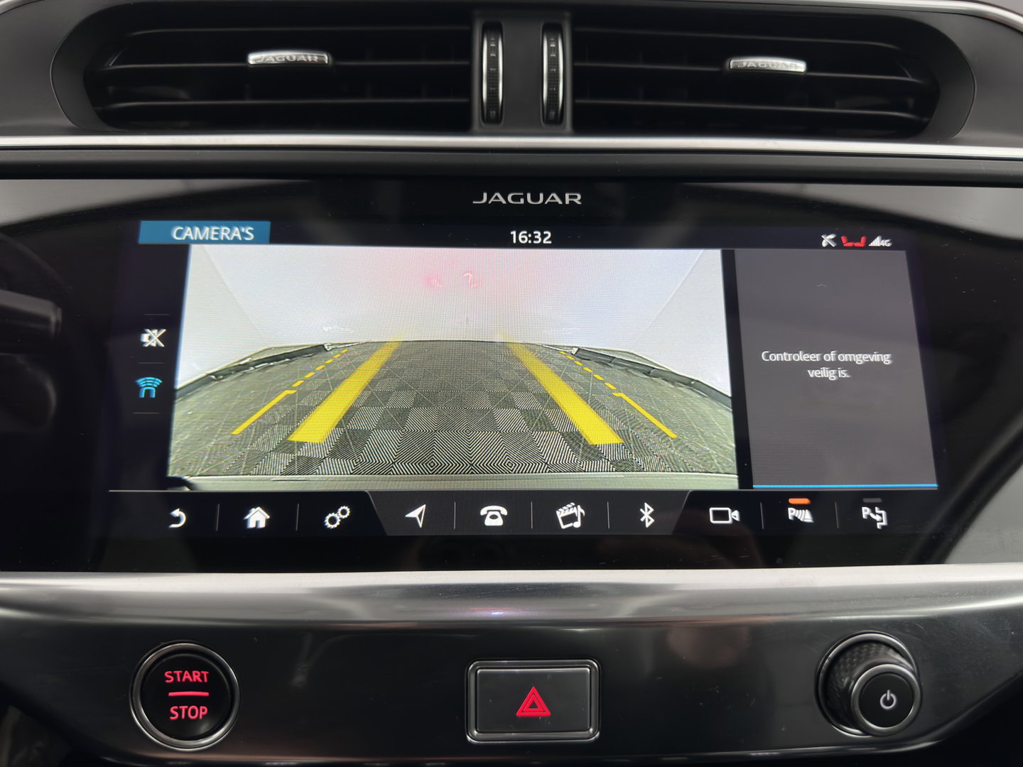Jaguar I-PACE EV400 Business Edition SE 90 kWh Aut. *PANO | LEATHER | FULL-LED | HEATED-SPORTSEATS | MEMORY-PACK | BLIND-SPOT | MERIDIAN-SOUND | DIGI-COCKPIT | PRIVACY-GLASS | AMBIENT-LIGHT | CAMERA | KEYLESS | 20''ALU*
