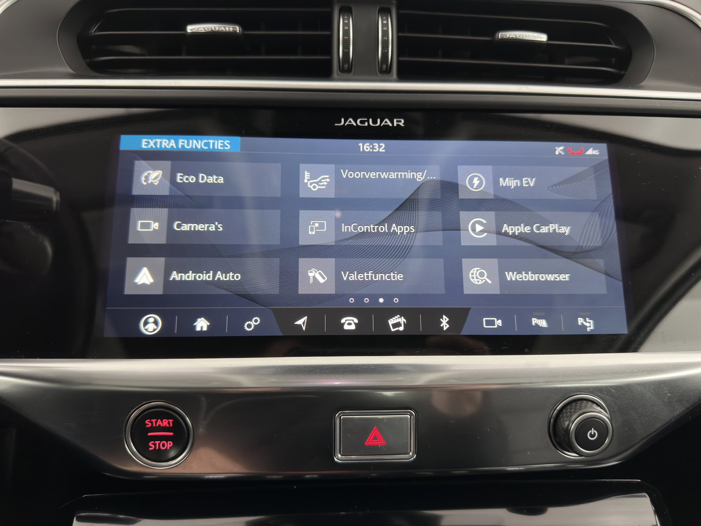 Jaguar I-PACE EV400 Business Edition SE 90 kWh Aut. *PANO | LEATHER | FULL-LED | HEATED-SPORTSEATS | MEMORY-PACK | BLIND-SPOT | MERIDIAN-SOUND | DIGI-COCKPIT | PRIVACY-GLASS | AMBIENT-LIGHT | CAMERA | KEYLESS | 20''ALU*
