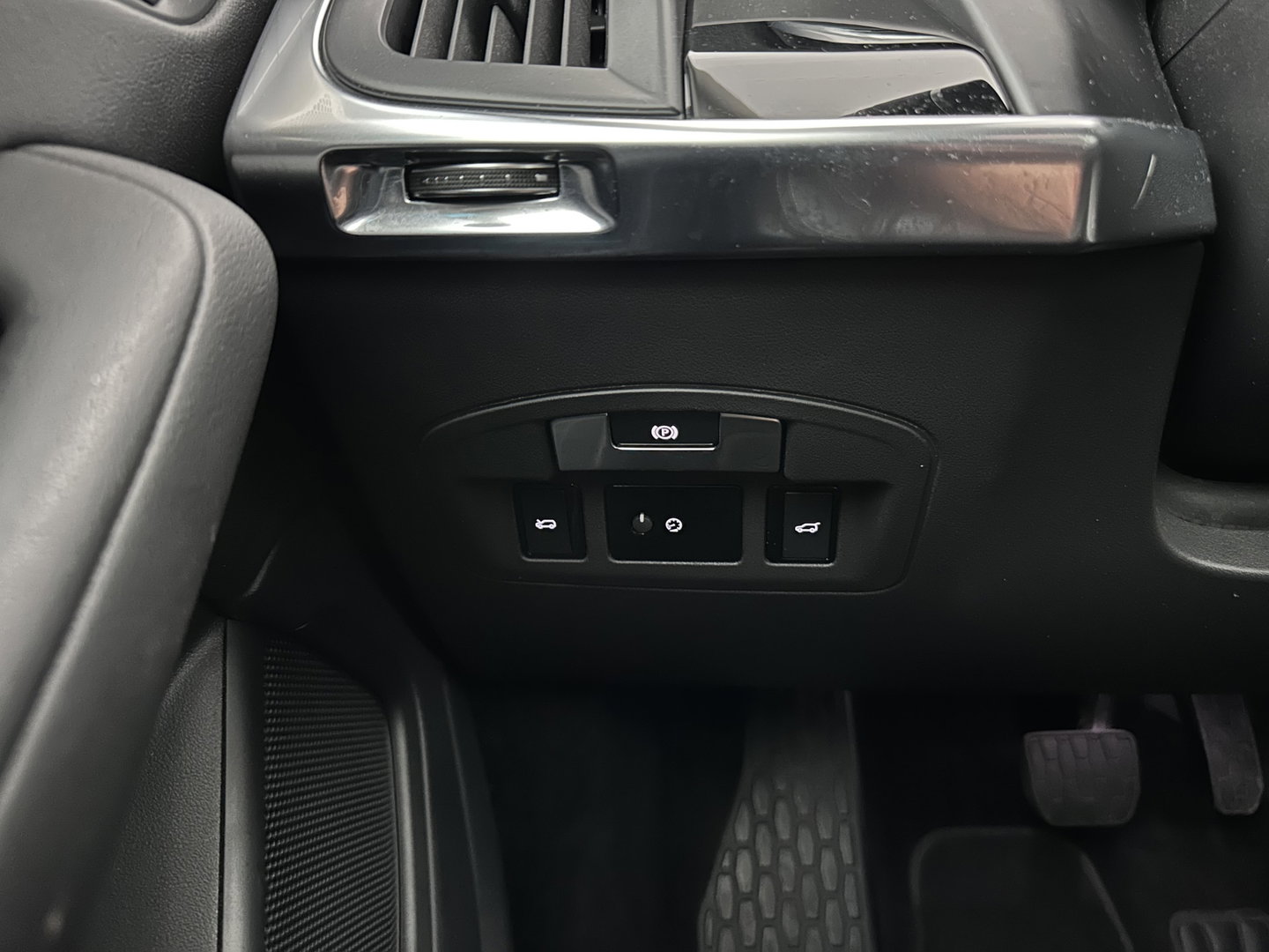 Jaguar I-PACE EV400 Business Edition SE 90 kWh Aut. *PANO | LEATHER | FULL-LED | HEATED-SPORTSEATS | MEMORY-PACK | BLIND-SPOT | MERIDIAN-SOUND | DIGI-COCKPIT | PRIVACY-GLASS | AMBIENT-LIGHT | CAMERA | KEYLESS | 20''ALU*