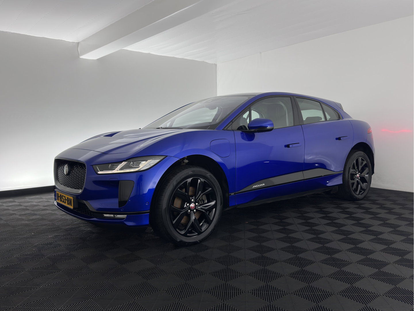Jaguar I-PACE EV400 Business Edition SE 90 kWh Aut. *PANO | LEATHER | FULL-LED | HEATED-SPORTSEATS | MEMORY-PACK | BLIND-SPOT | MERIDIAN-SOUND | DIGI-COCKPIT | PRIVACY-GLASS | AMBIENT-LIGHT | CAMERA | KEYLESS | 20''ALU*