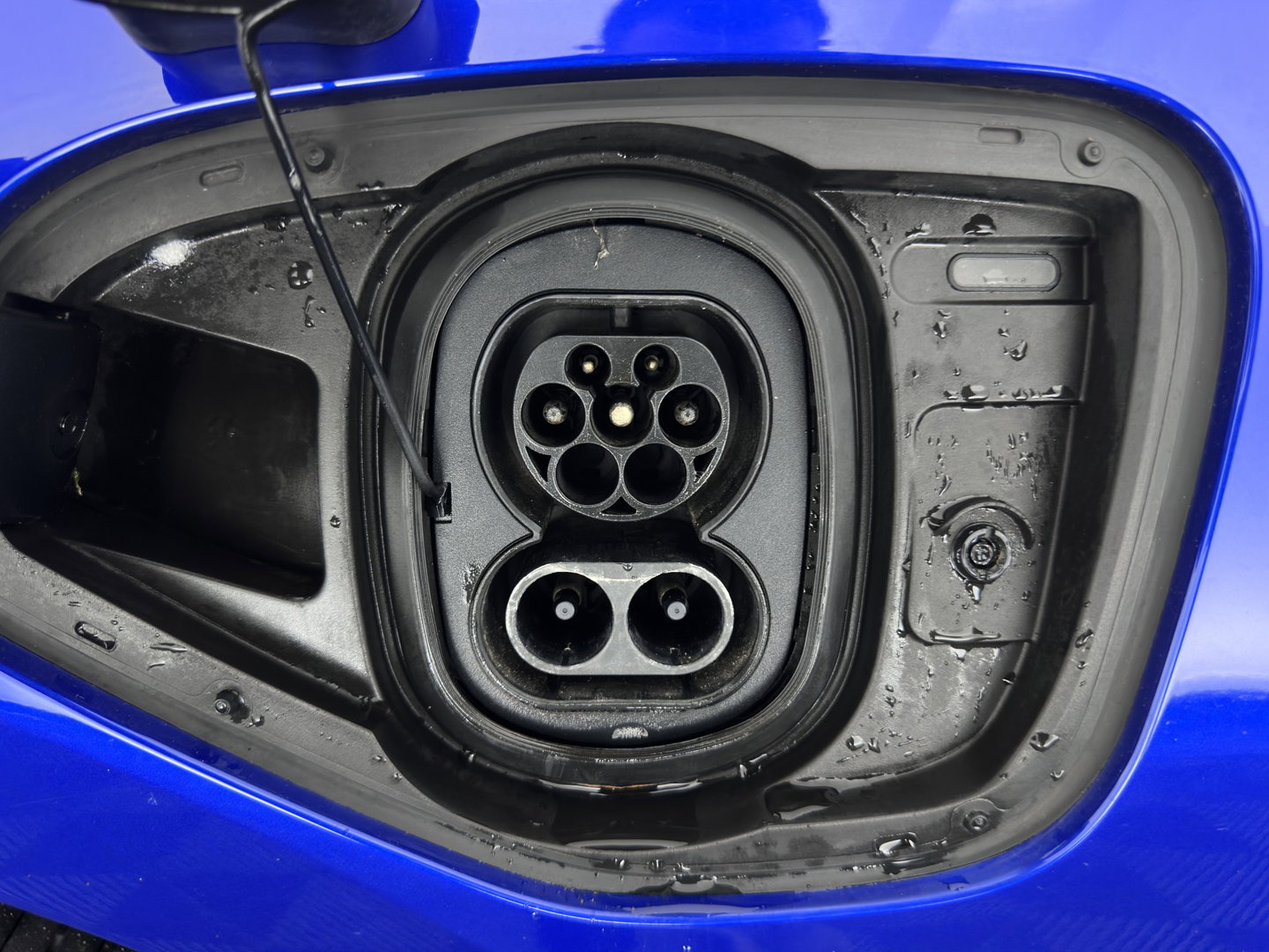 Jaguar I-PACE EV400 Business Edition SE 90 kWh Aut. *PANO | LEATHER | FULL-LED | HEATED-SPORTSEATS | MEMORY-PACK | BLIND-SPOT | MERIDIAN-SOUND | DIGI-COCKPIT | PRIVACY-GLASS | AMBIENT-LIGHT | CAMERA | KEYLESS | 20''ALU*