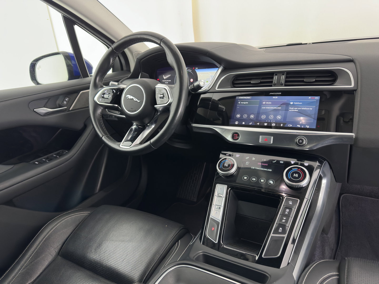 Jaguar I-PACE EV400 Business Edition SE 90 kWh Aut. *PANO | LEATHER | FULL-LED | HEATED-SPORTSEATS | MEMORY-PACK | BLIND-SPOT | MERIDIAN-SOUND | DIGI-COCKPIT | PRIVACY-GLASS | AMBIENT-LIGHT | CAMERA | KEYLESS | 20''ALU*