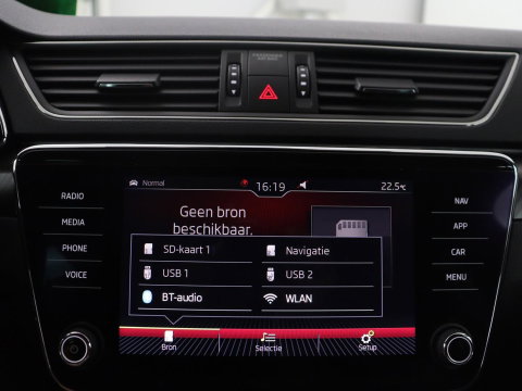 Škoda Superb Combi 1.5 TSI ACT Sportline Business | Leder/alcantara | Memory | Stoelverwarming | Virtueel dashboard | Park assist | Carplay | Navigatie | Climate control | Sfeerverlichting | Elektrische achterklep