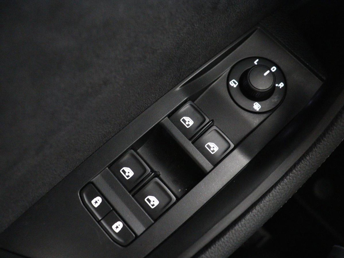 Škoda Superb Combi 1.5 TSI ACT Sportline Business | Leder/alcantara | Memory | Stoelverwarming | Virtueel dashboard | Park assist | Carplay | Navigatie | Climate control | Sfeerverlichting | Elektrische achterklep