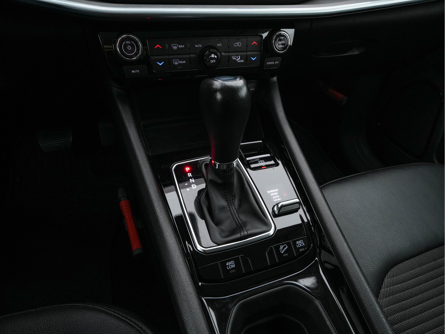Jeep Compass 4xe 190 PHEV Limited Lease Edition (Plug-In) {SoH-87%} (INCL-BTW) *LEATHER-FABRIC | FULL-LED | ADAPTIVE-CRUISE | CAMERA | CARPLAY | BLIND-SPOT | KEYLESS | DAB+ | DIGI-COCKPIT | PRIVACY-GLASS | HEATED-COMFORTSEATS | TOWBAR | 19''ALU*