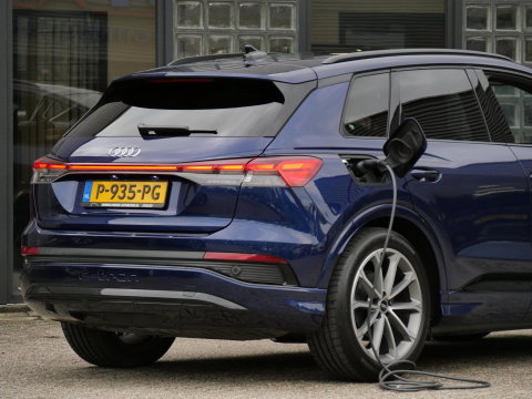 Audi Q4 e-tron 40 S-COMPETITION/ S-LINE/ LEER/ TREKHAAK/ ELEKT. STOEL/ SOH 94%