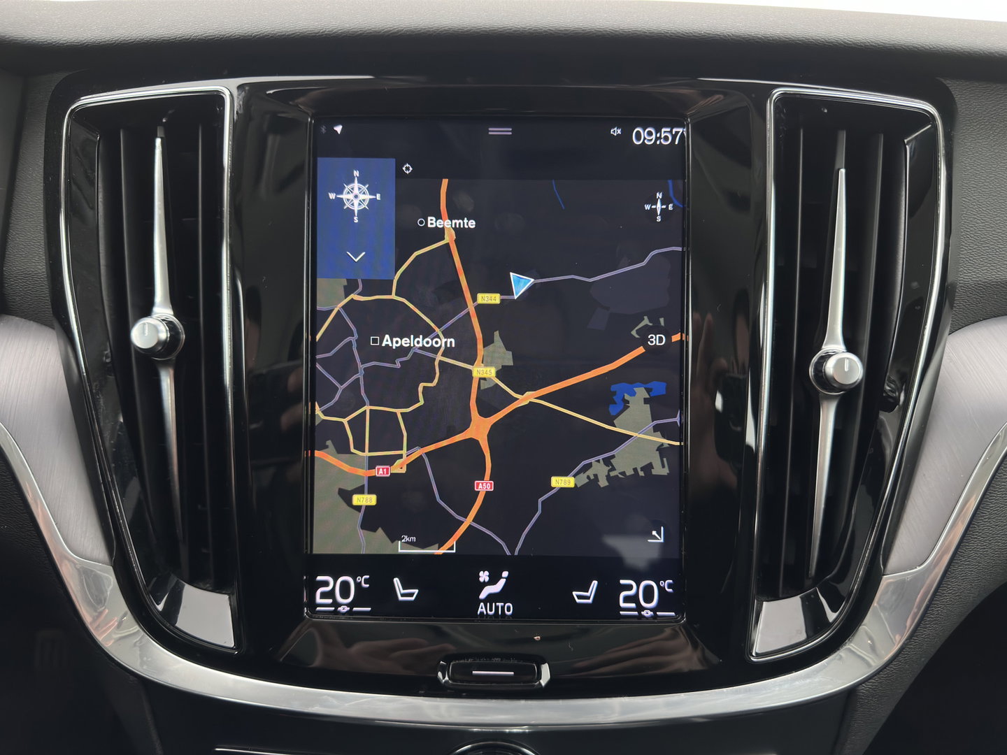 Volvo V60 2.0 D4 Momentum Pro (INCL.BTW) Aut. *LEATHER | FULL-LED | HEATED-COMFORTSEATS | DIGI-COCKPIT | CARPLAY | NAVI-FULLMAP | ECC | PDC | CRUISE | 17''ALU | TOWBAR*
