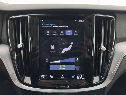 Volvo V60 2.0 D4 Momentum Pro (INCL.BTW) Aut. *LEATHER | FULL-LED | HEATED-COMFORTSEATS | DIGI-COCKPIT | CARPLAY | NAVI-FULLMAP | ECC | PDC | CRUISE | 17''ALU | TOWBAR*