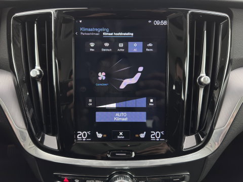 Volvo V60 2.0 D4 Momentum Pro (INCL.BTW) Aut. *LEATHER | FULL-LED | HEATED-COMFORTSEATS | DIGI-COCKPIT | CARPLAY | NAVI-FULLMAP | ECC | PDC | CRUISE | 17''ALU | TOWBAR*