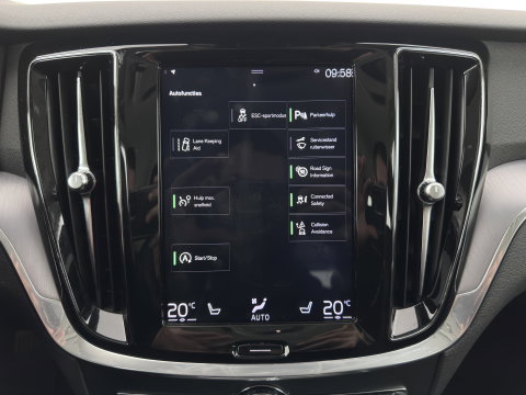 Volvo V60 2.0 D4 Momentum Pro (INCL.BTW) Aut. *LEATHER | FULL-LED | HEATED-COMFORTSEATS | DIGI-COCKPIT | CARPLAY | NAVI-FULLMAP | ECC | PDC | CRUISE | 17''ALU | TOWBAR*