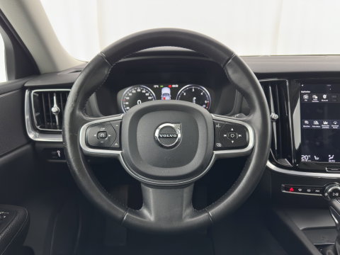 Volvo V60 2.0 D4 Momentum Pro (INCL.BTW) Aut. *LEATHER | FULL-LED | HEATED-COMFORTSEATS | DIGI-COCKPIT | CARPLAY | NAVI-FULLMAP | ECC | PDC | CRUISE | 17''ALU | TOWBAR*