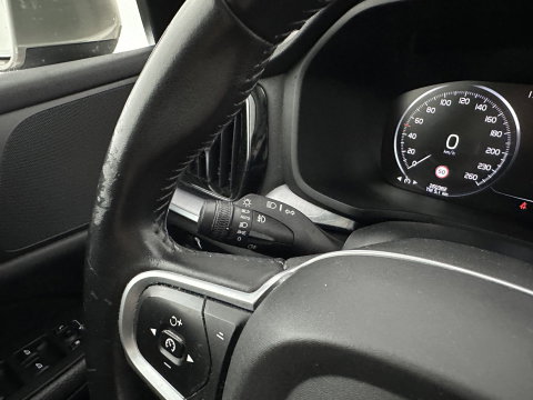 Volvo V60 2.0 D4 Momentum Pro (INCL.BTW) Aut. *LEATHER | FULL-LED | HEATED-COMFORTSEATS | DIGI-COCKPIT | CARPLAY | NAVI-FULLMAP | ECC | PDC | CRUISE | 17''ALU | TOWBAR*