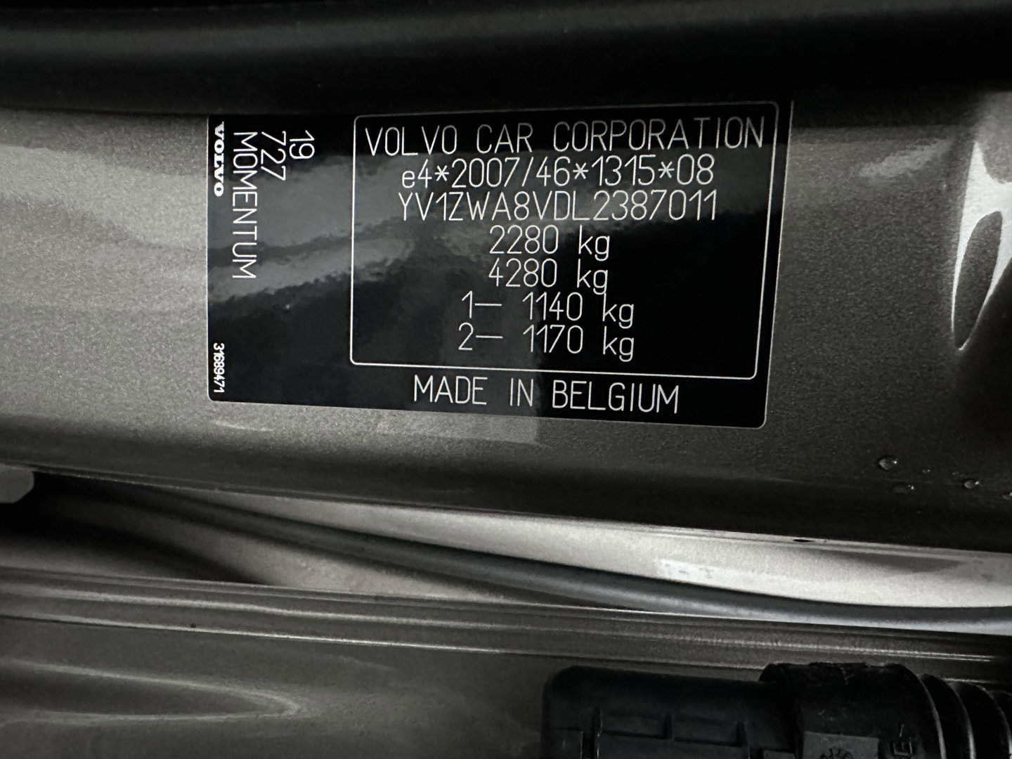 Volvo V60 2.0 D4 Momentum Pro (INCL.BTW) Aut. *LEATHER | FULL-LED | HEATED-COMFORTSEATS | DIGI-COCKPIT | CARPLAY | NAVI-FULLMAP | ECC | PDC | CRUISE | 17''ALU | TOWBAR*