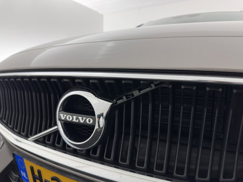 Volvo V60 2.0 D4 Momentum Pro (INCL.BTW) Aut. *LEATHER | FULL-LED | HEATED-COMFORTSEATS | DIGI-COCKPIT | CARPLAY | NAVI-FULLMAP | ECC | PDC | CRUISE | 17''ALU | TOWBAR*